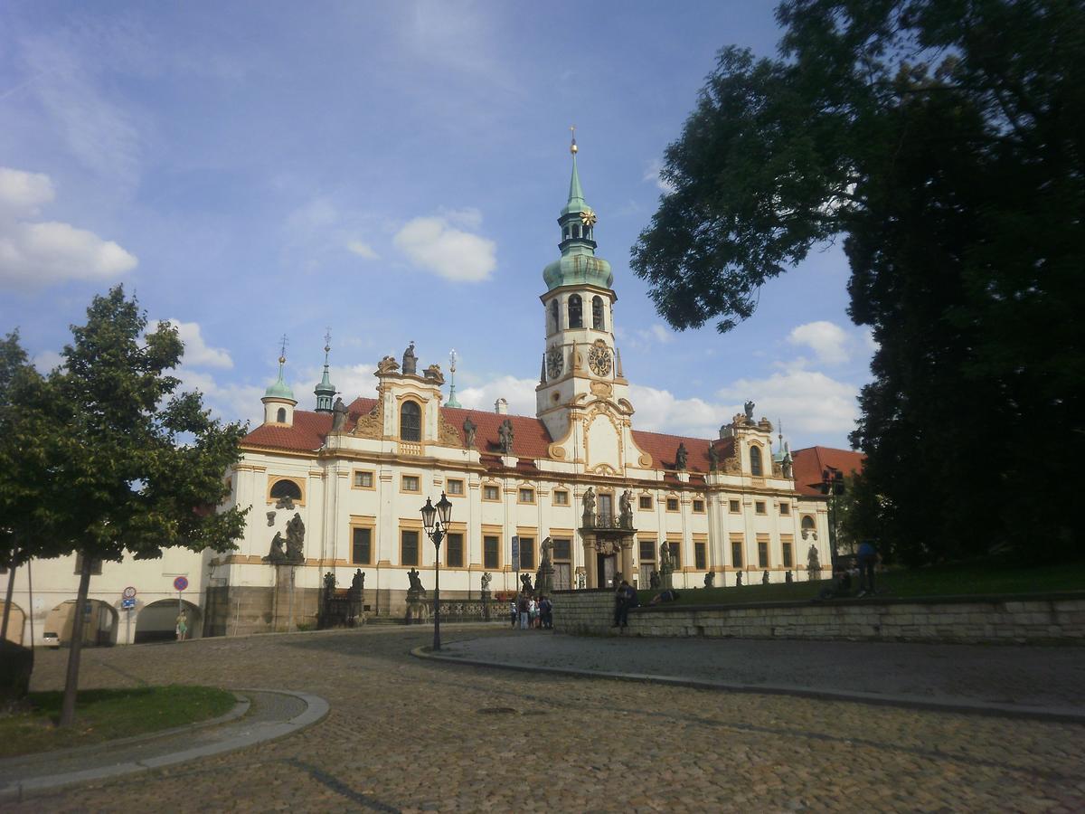 Apartricanova Praha Bagian luar foto