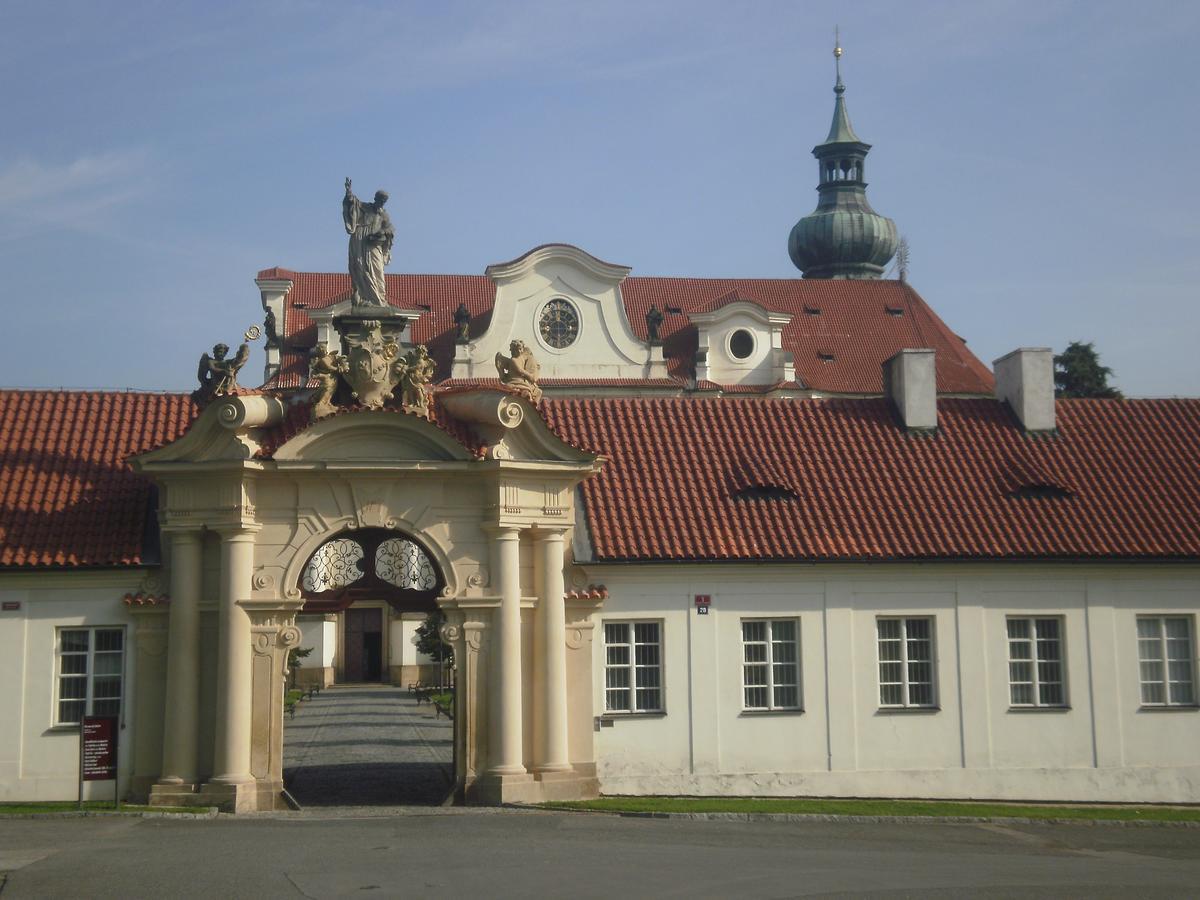 Apartricanova Praha Bagian luar foto